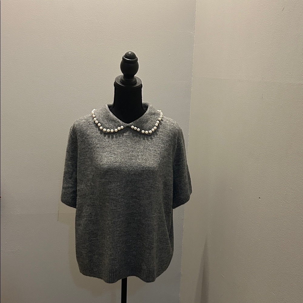 H&M Gray top with Pearl Collar
